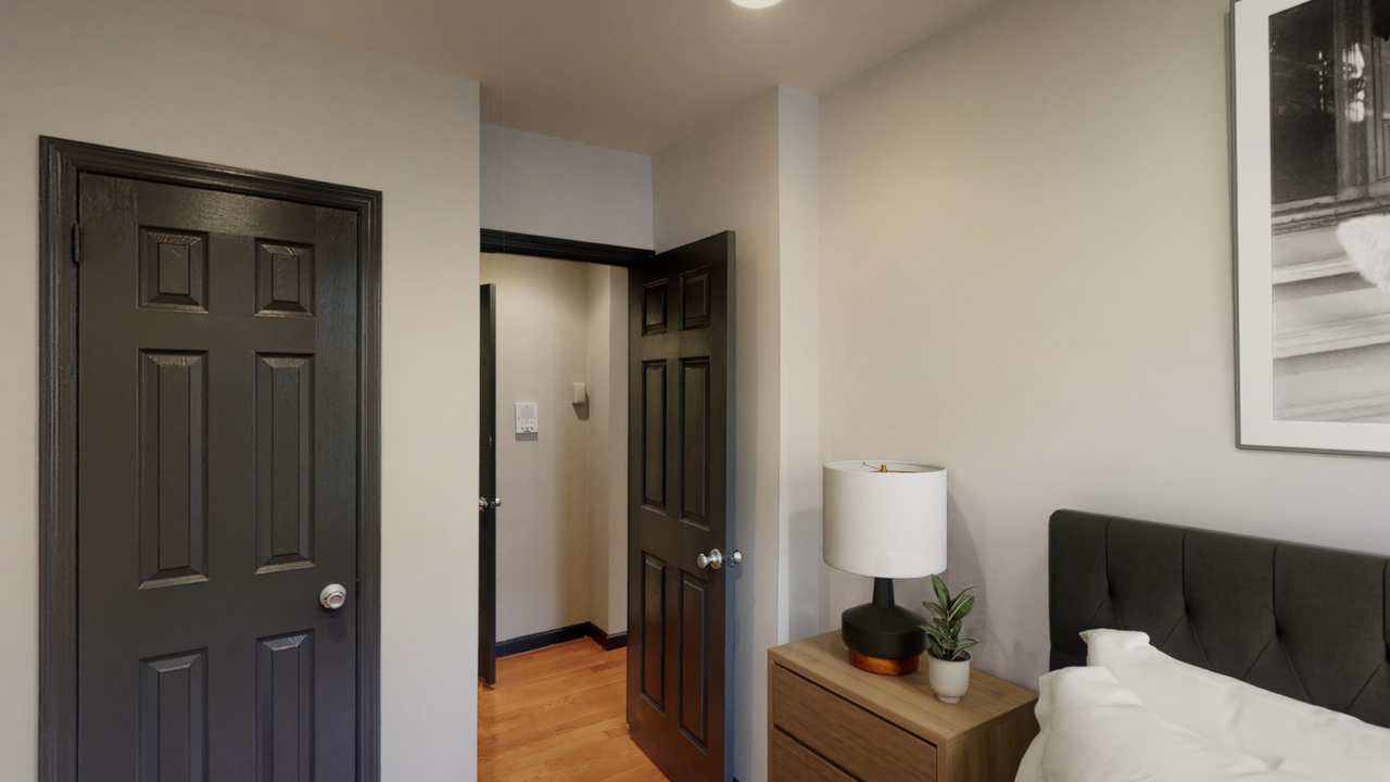  #562: East Village - Queen Bedroom A  -  #562: East Village  - Gallery -  3