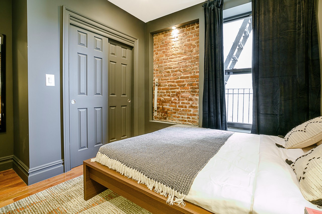 #199: Upper West Side - Queen Bedroom C - 10