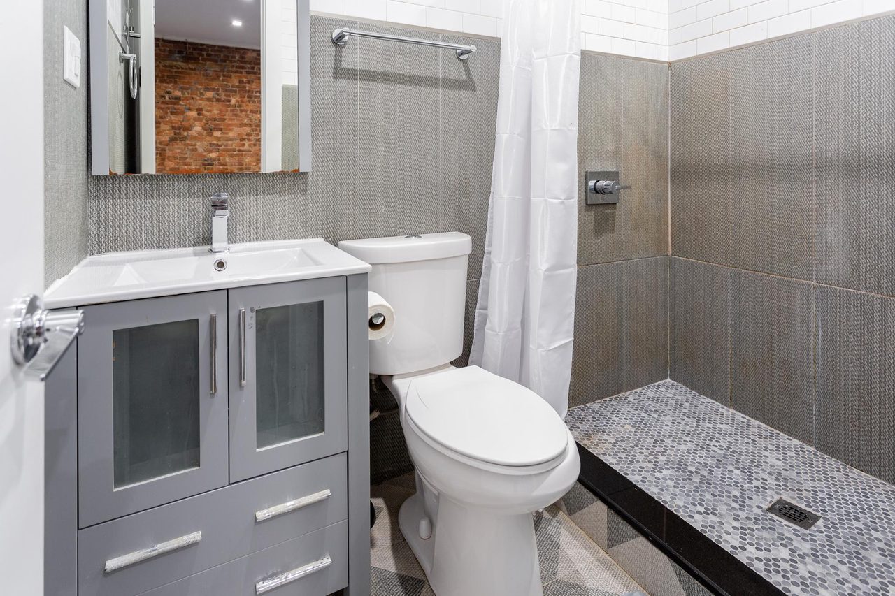 #1628: Bushwick - Full Bedroom A - 16