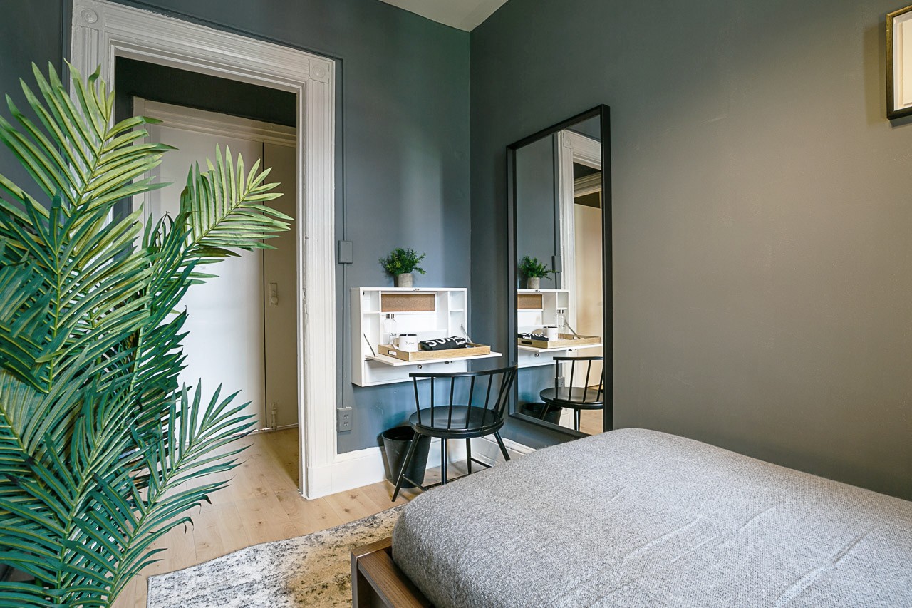 #188: Hell's Kitchen - Twin Bedroom 5D - #188: Hell's Kitchen - Gallery - 2