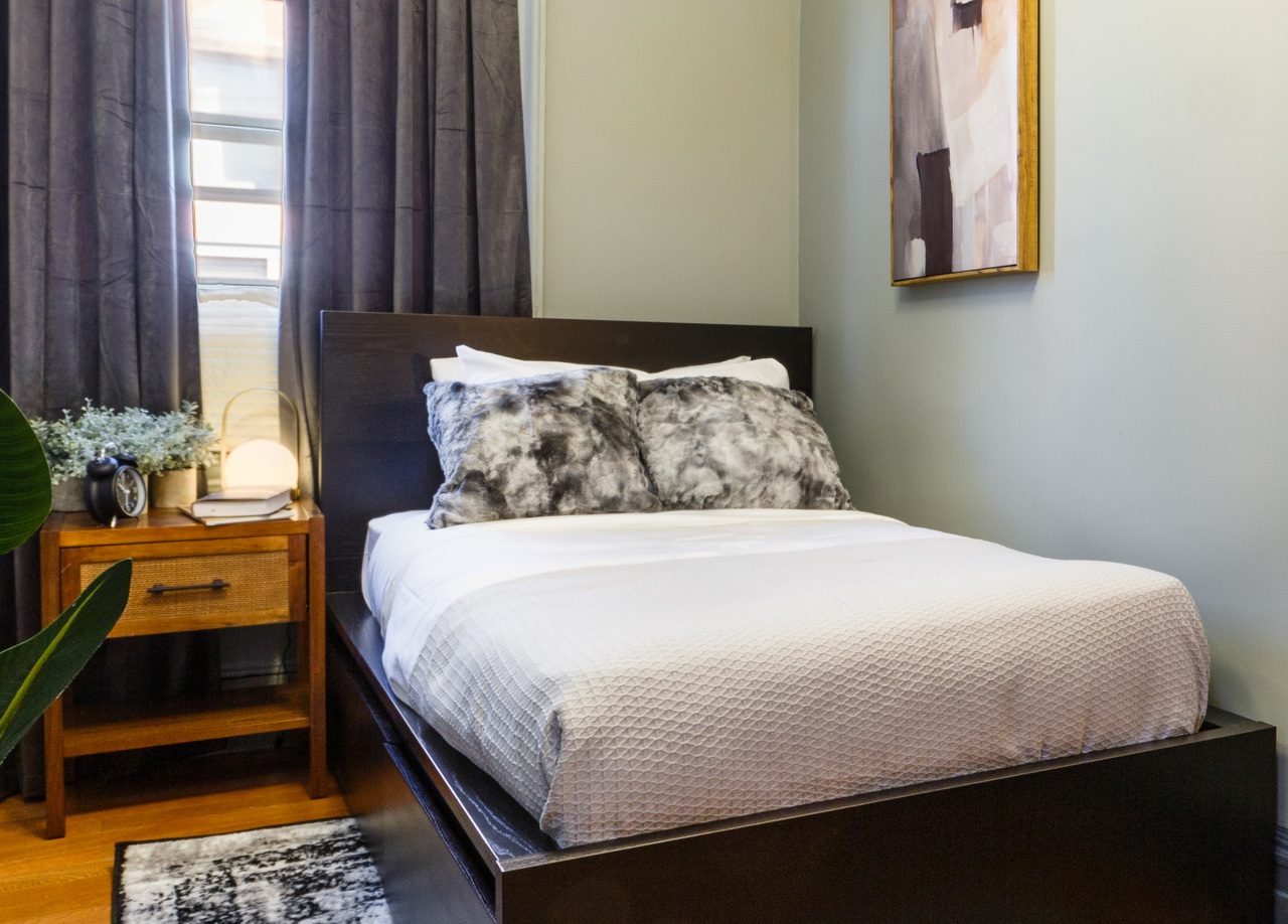 #258: Chelsea - Twin Bedroom A - #258: Chelsea - Gallery - 8