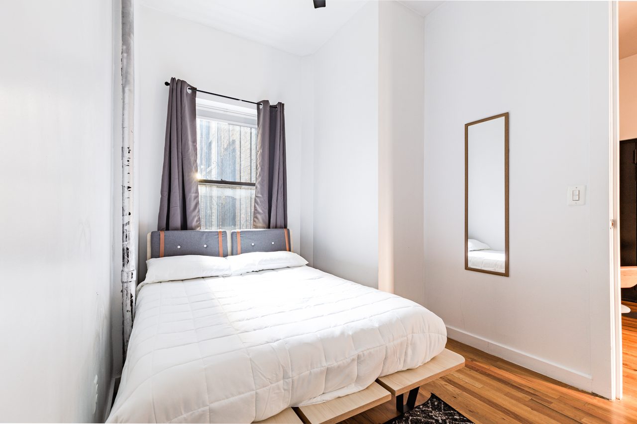 #1683: Hamilton Heights - Full Bedroom A - 18