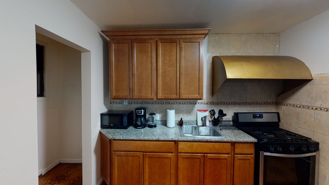 #1428: Central Harlem - Full Bedroom A (Furnished Only) - #1428: Central Harlem - Gallery - 4