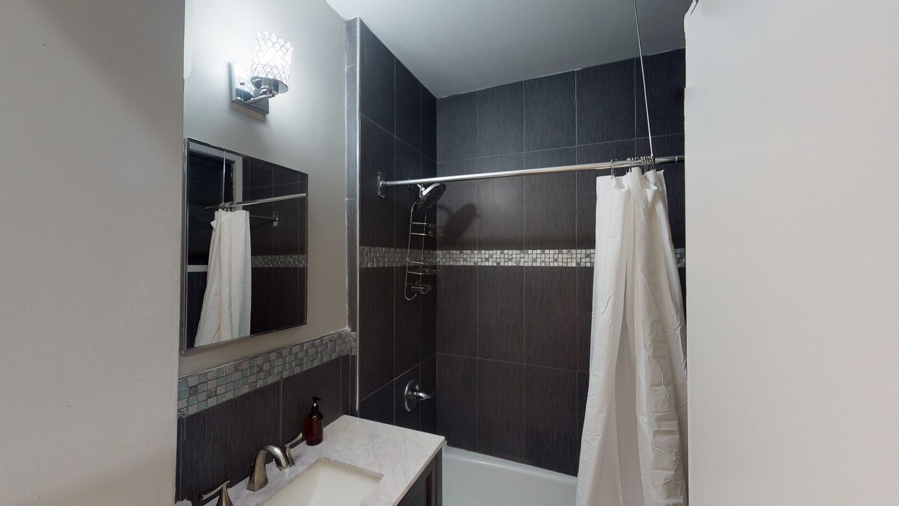 #1428: Central Harlem - Full Bedroom D (Furnished Only) - #1428: Central Harlem - Gallery - 9