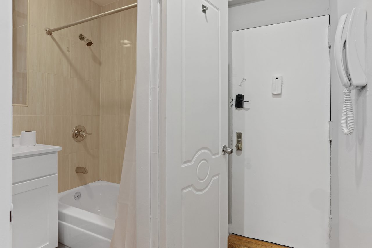  #759: Upper West Side - Full Bedroom A  -  #759: Upper West Side  - Gallery -  3