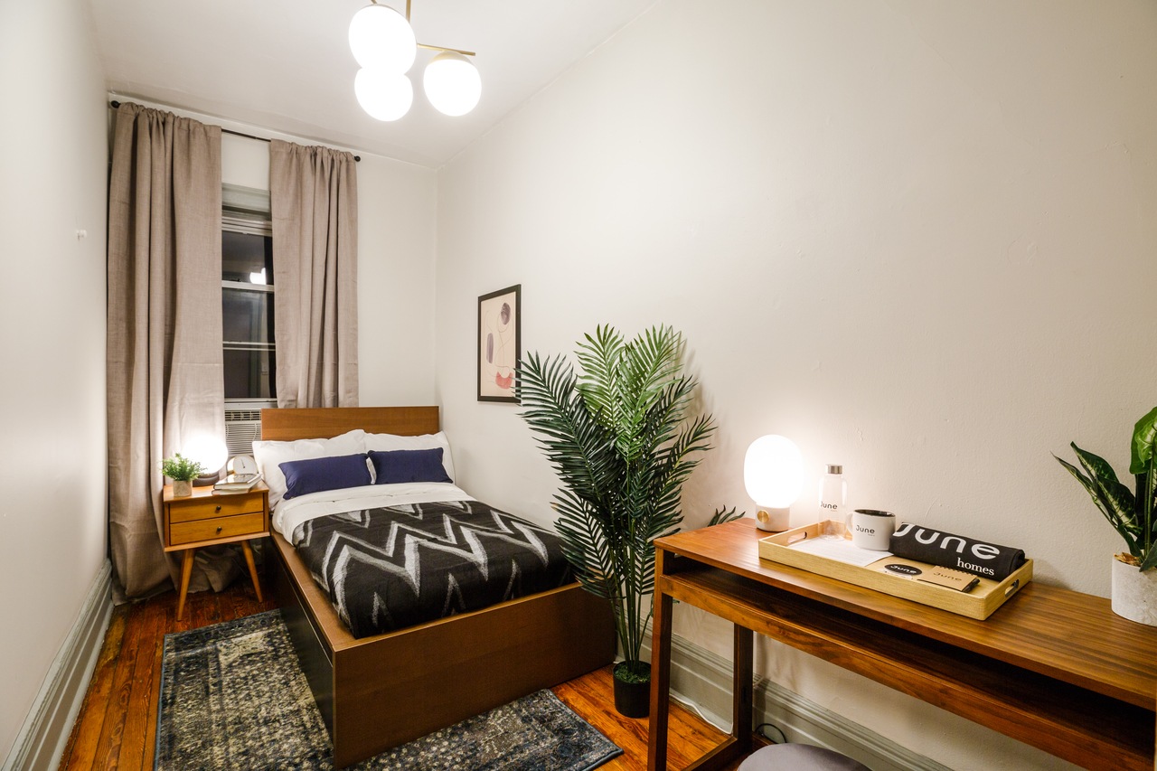  #231: Chelsea - Twin Bedroom A  -  #231: Chelsea  - Gallery -  1