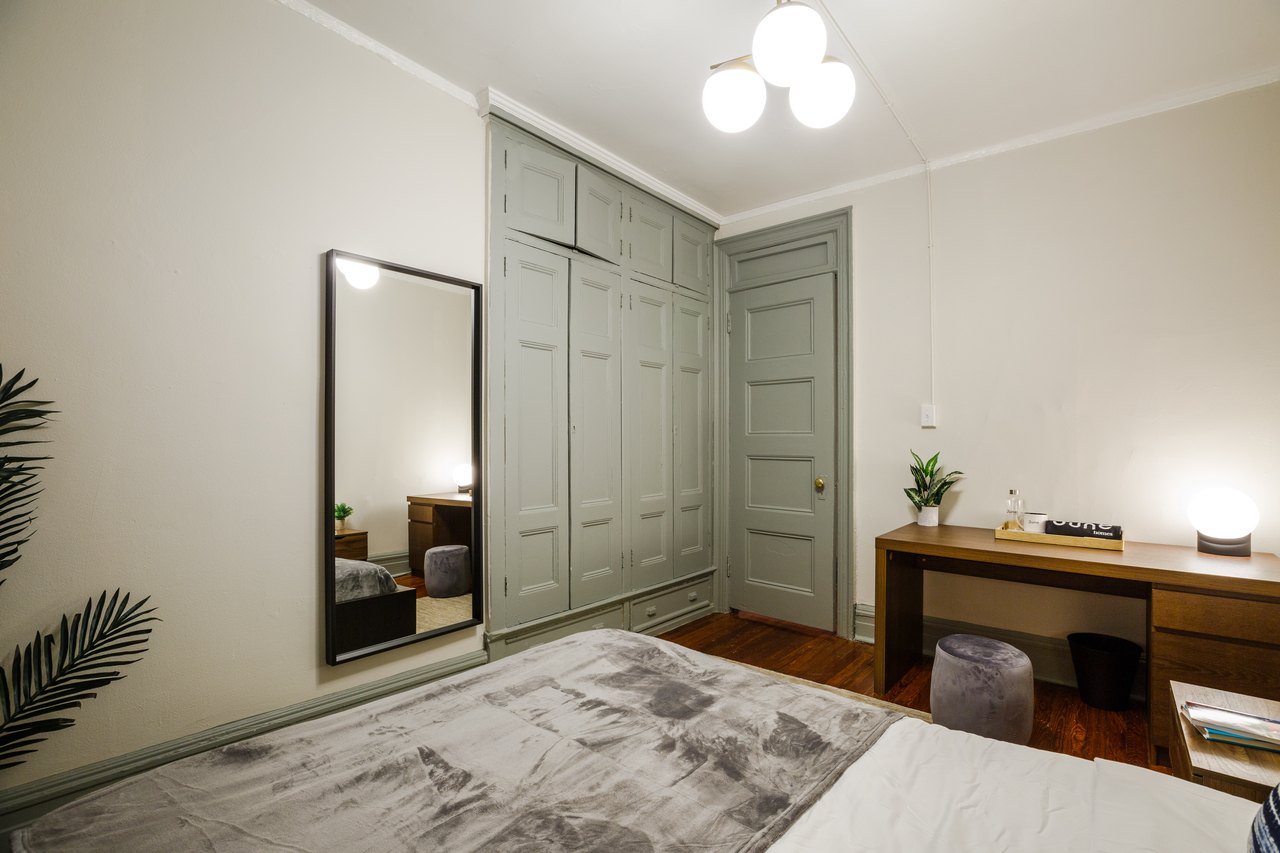  #231: Chelsea - Queen Bedroom B  -  #231: Chelsea  - Gallery -  2