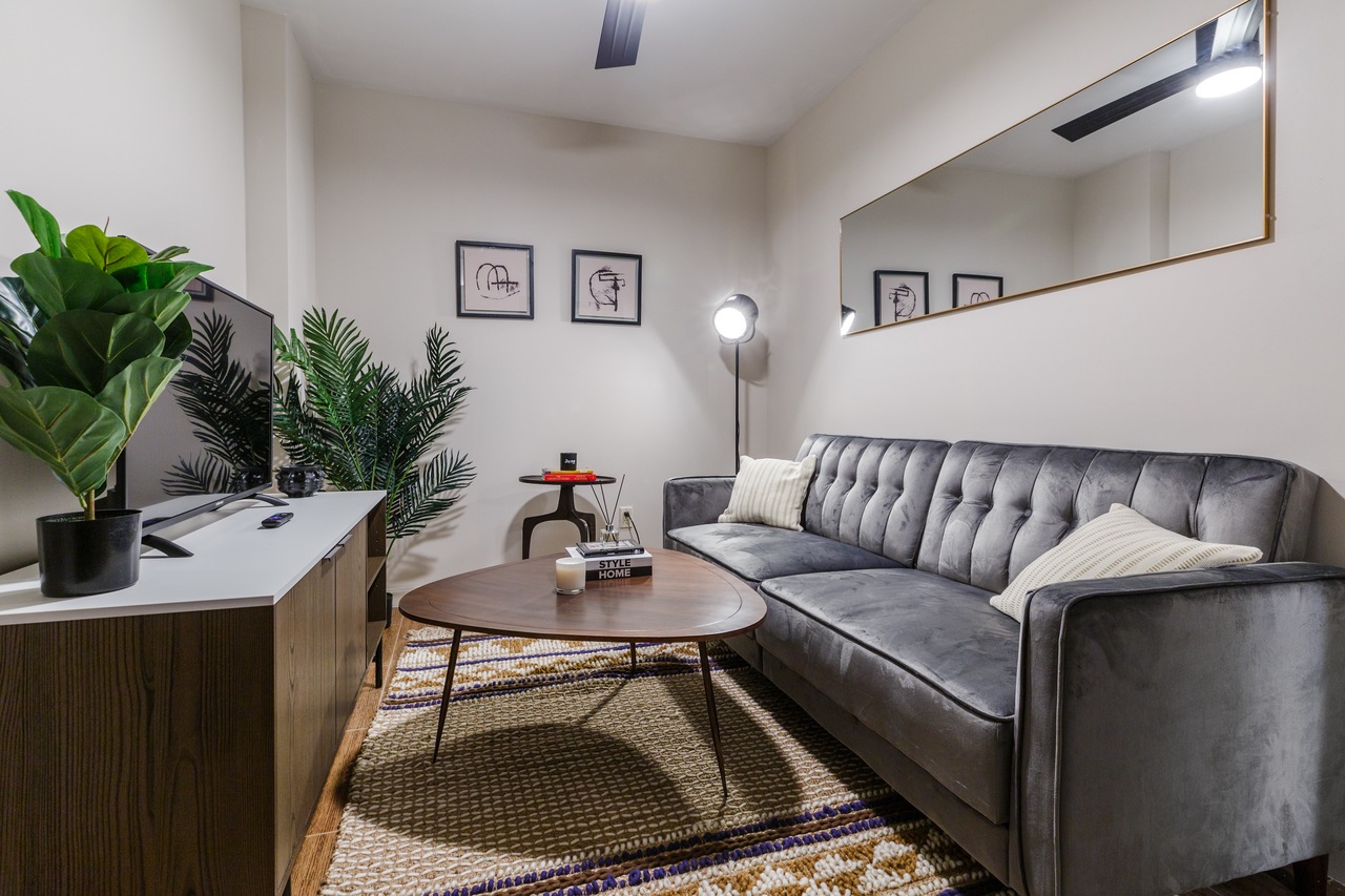 #266: Chinatown - Queen Bedroom B - #266: Chinatown - Gallery - 5