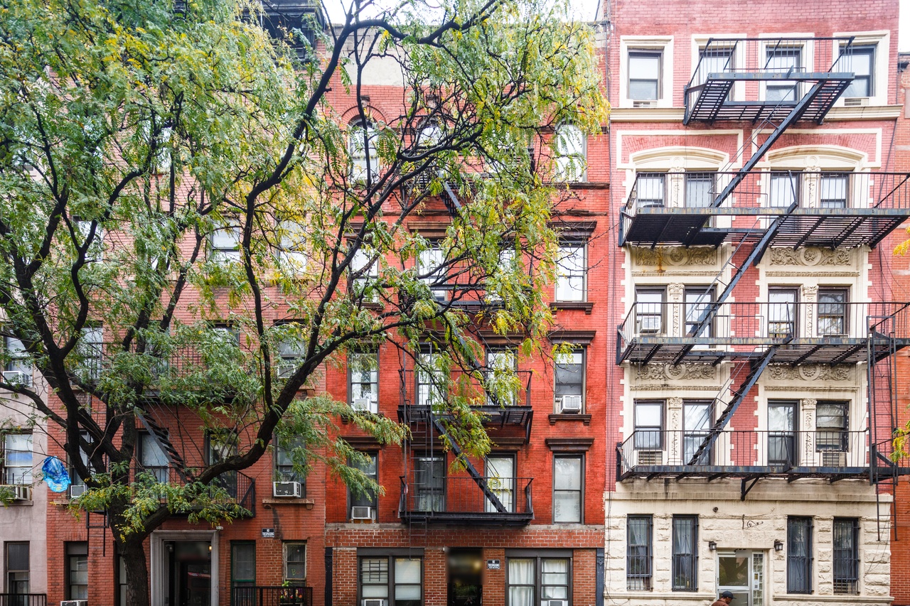 #210: Hell's Kitchen - Twin Bedroom B - 2