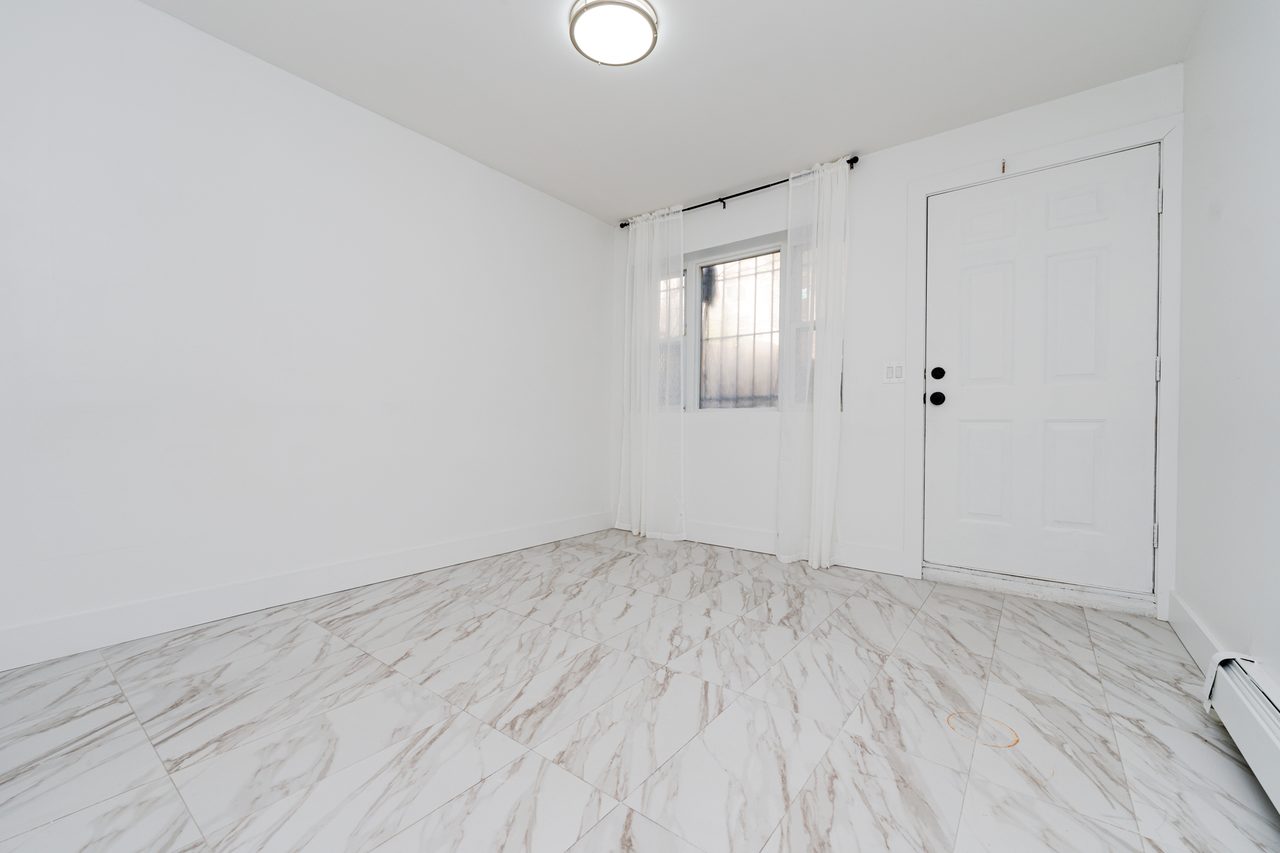  #1792: Bedford-Stuyvesant - Queen Room B  -  #1792: Bedford-Stuyvesant  - Gallery -  5