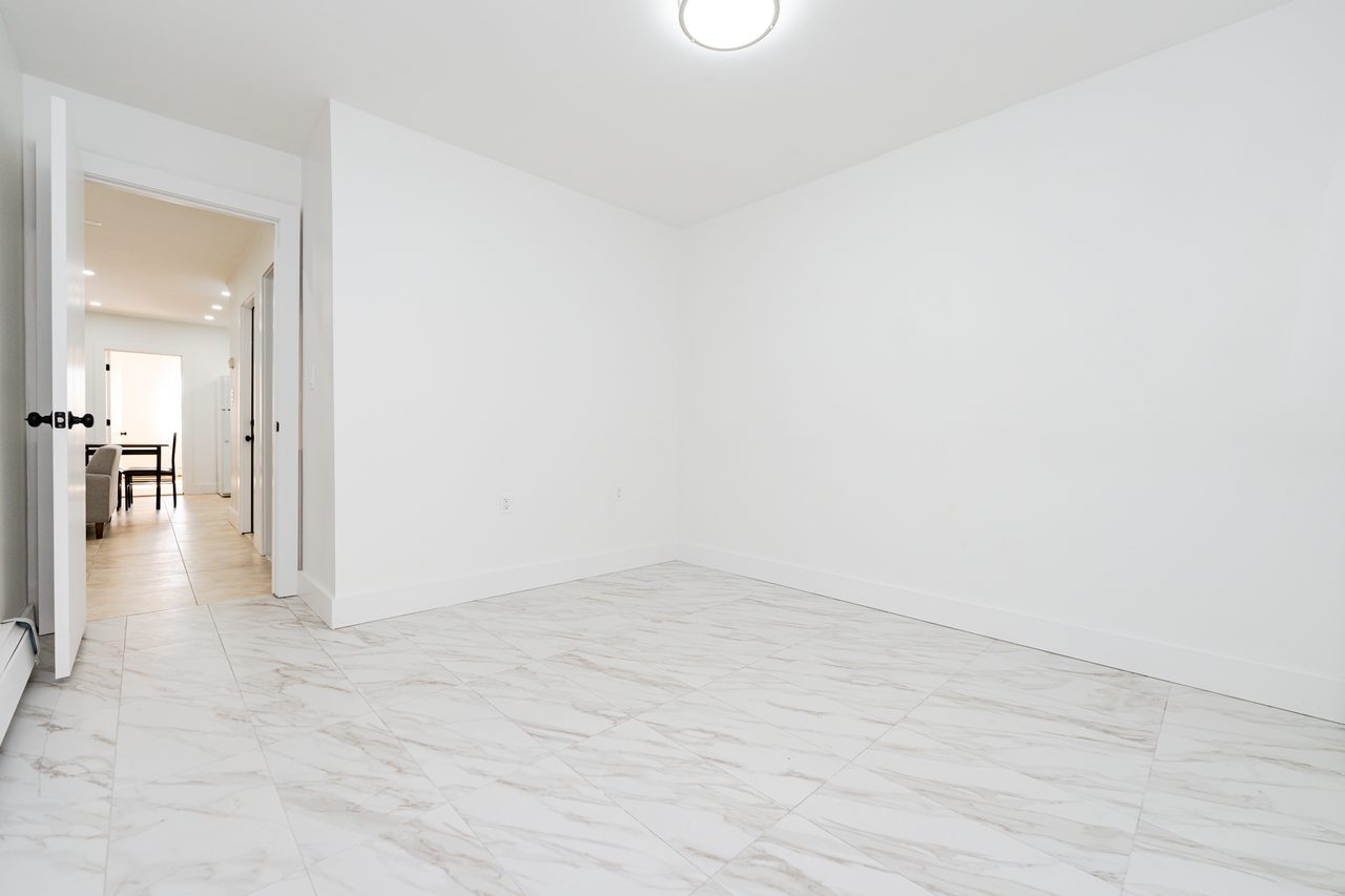  #1792: Bedford-Stuyvesant - Queen Room B  -  #1792: Bedford-Stuyvesant  - Gallery -  4