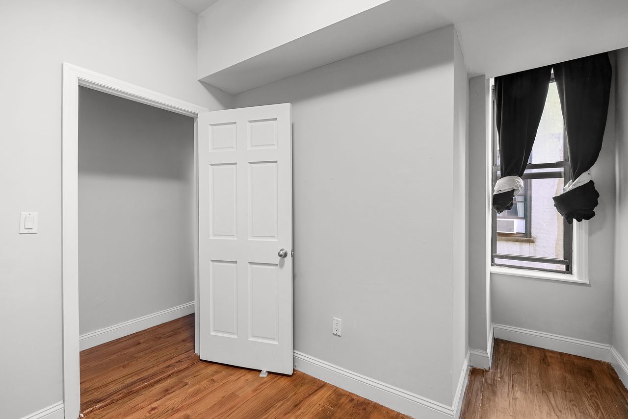  #959: Crown Heights - Full Bedroom C  -  #959: Crown Heights  - Gallery -  4