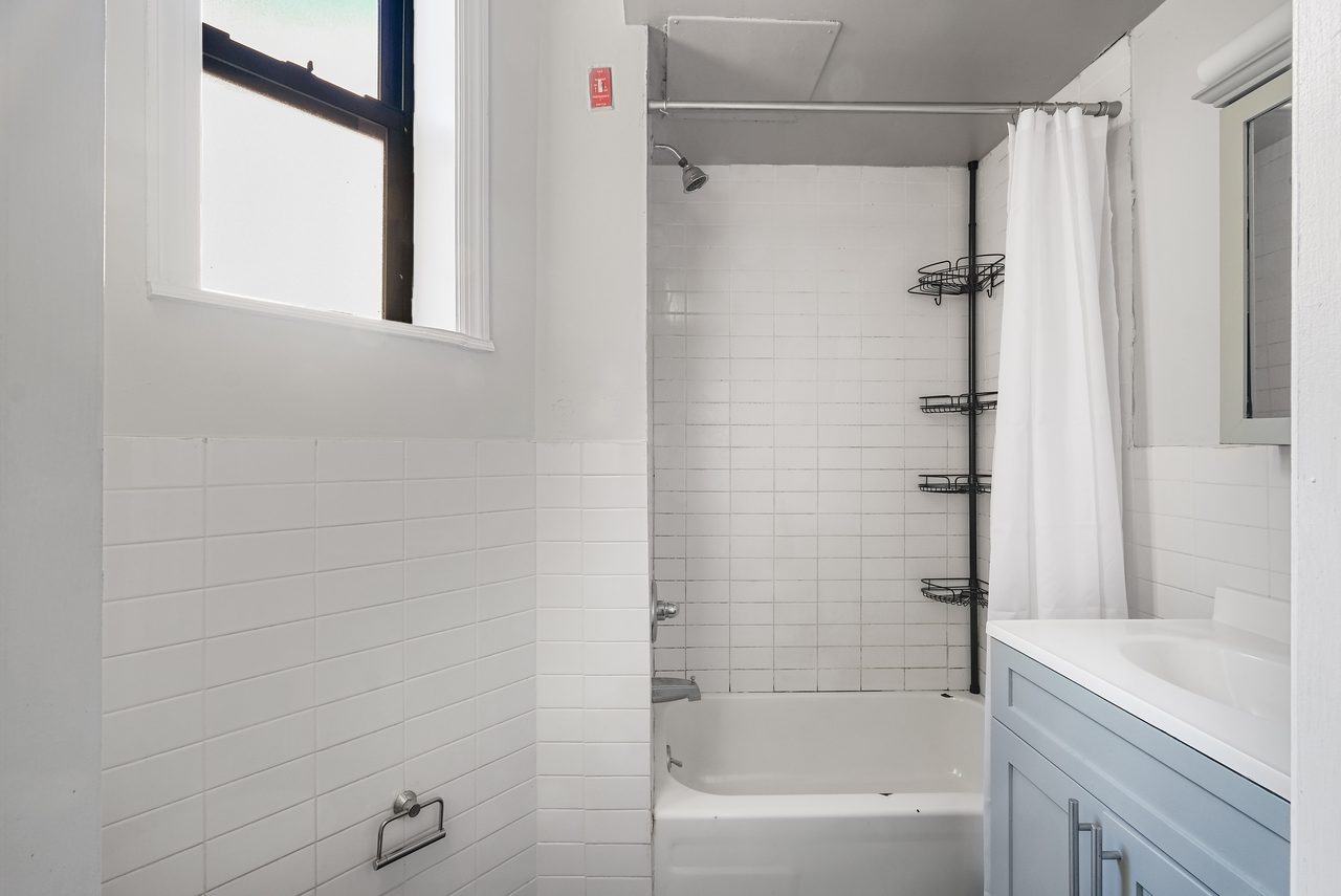  #959: Crown Heights - Full Bedroom C  -  #959: Crown Heights  - Gallery -  11