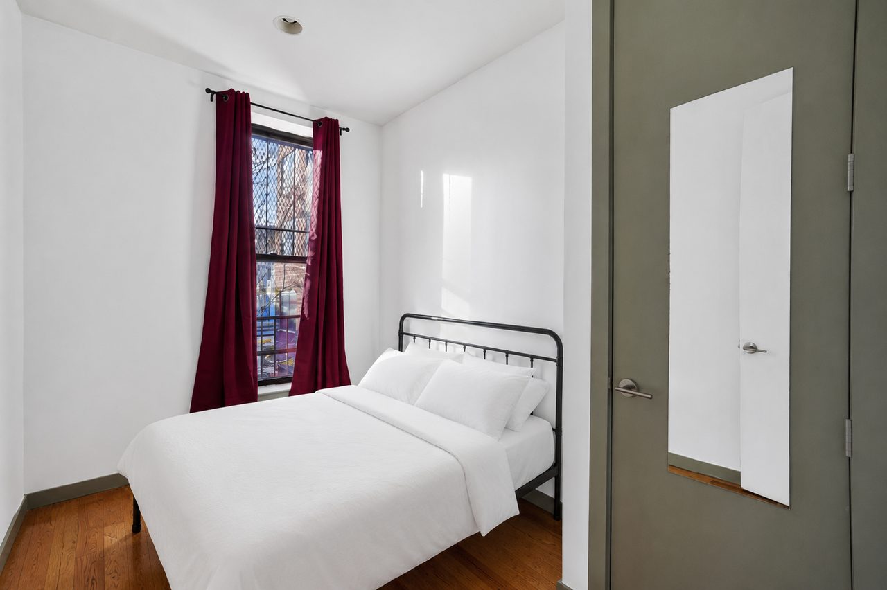#867: Bedford-Stuyvesant - Queen Bedroom D - 12