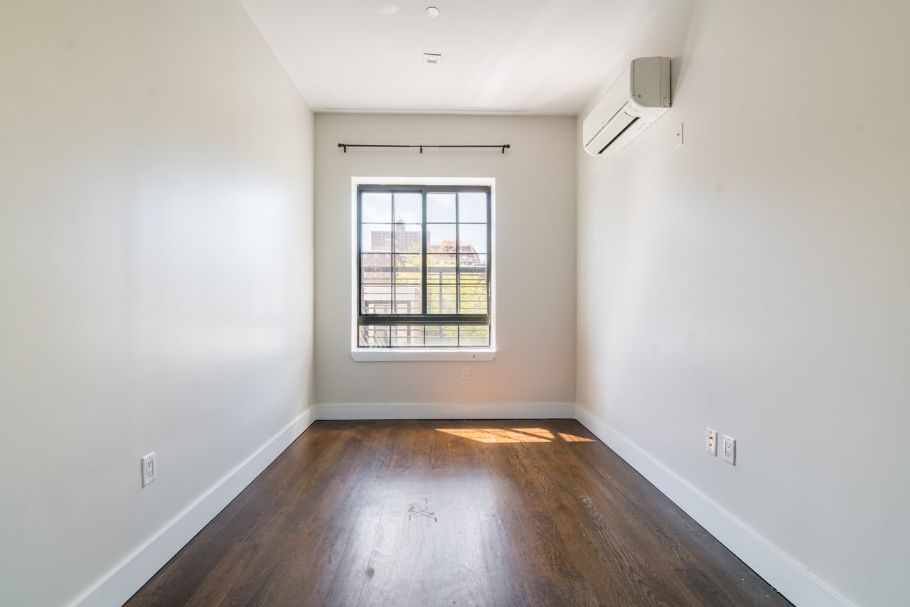 #1241: Bedford-Stuyvesant - Full Bedroom A - 17