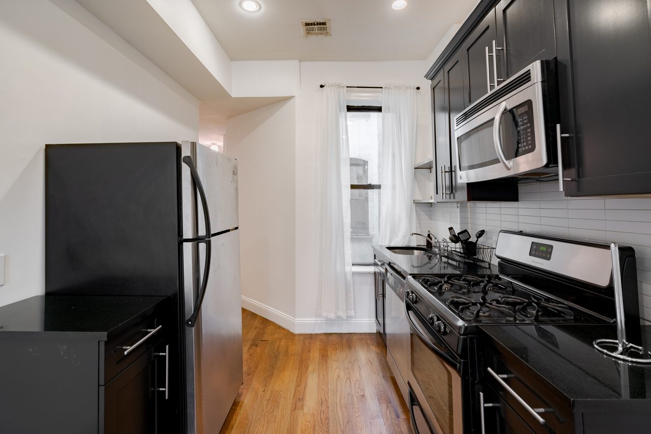 #1382: Crown Heights - Full Bedroom D - #1382: Crown Heights - Gallery - 5