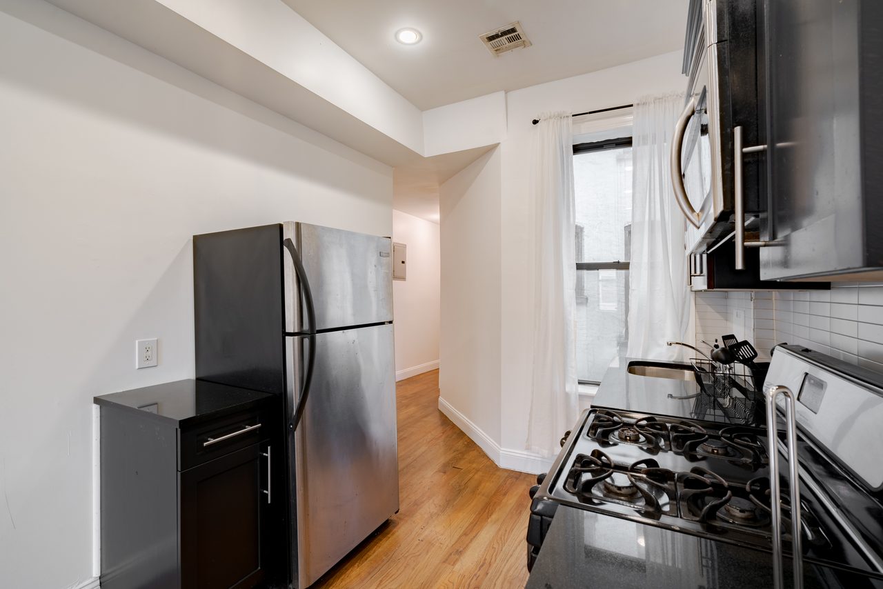 #1382: Crown Heights - Full Bedroom D - #1382: Crown Heights - Gallery - 4