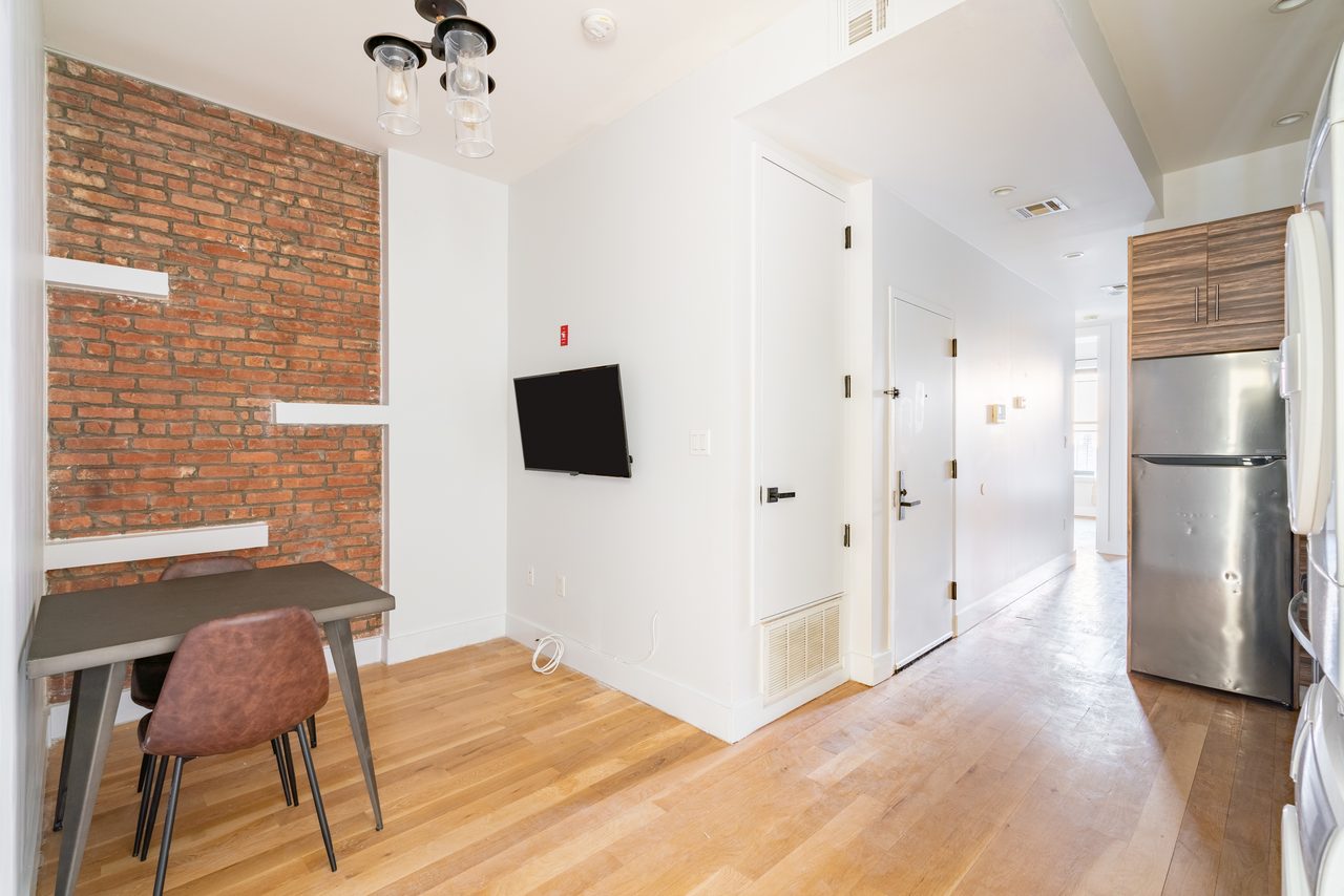 #1090: Central Harlem - Full Bedroom C - 10