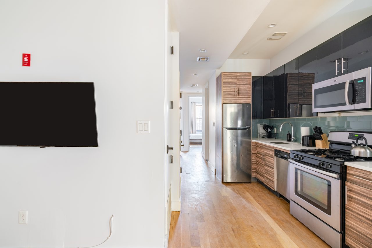  #1090: Central Harlem - Full Bedroom C  -  #1090: Central Harlem  - Gallery -  7