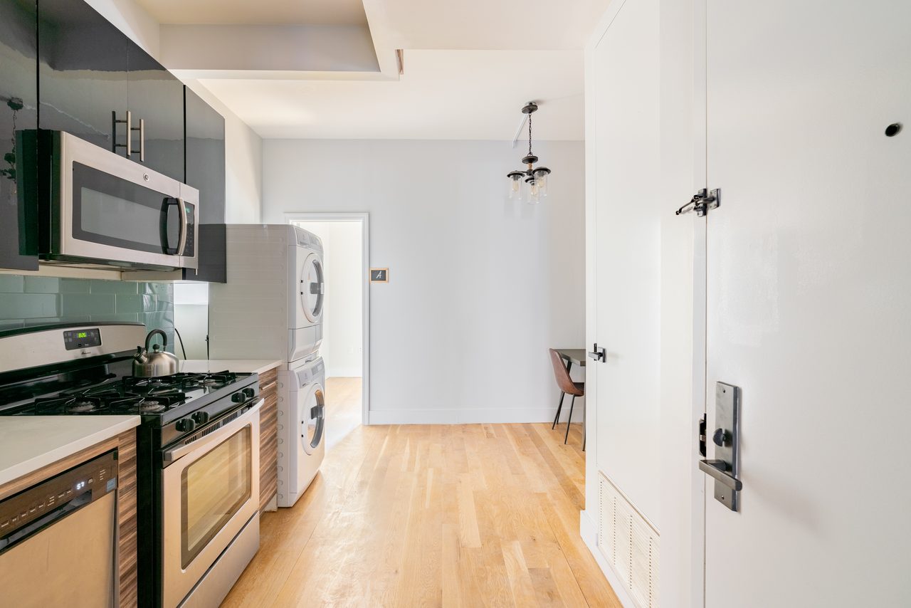 #1090: Central Harlem - Full Bedroom B - 18