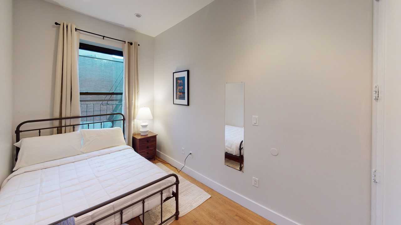 #1090: Central Harlem - Full Bedroom B - 11