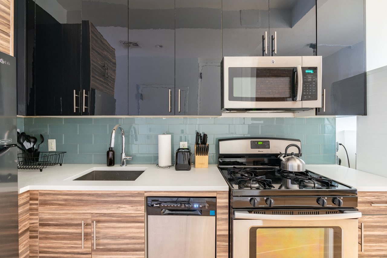 #1090: Central Harlem - Full Bedroom A - 1