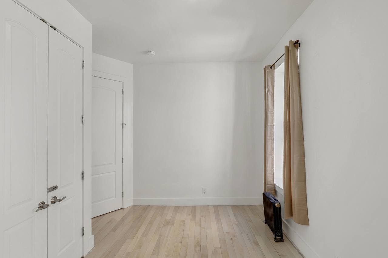 #446: West Harlem - Full Bedroom D  -  #446: West Harlem  - Gallery -  2