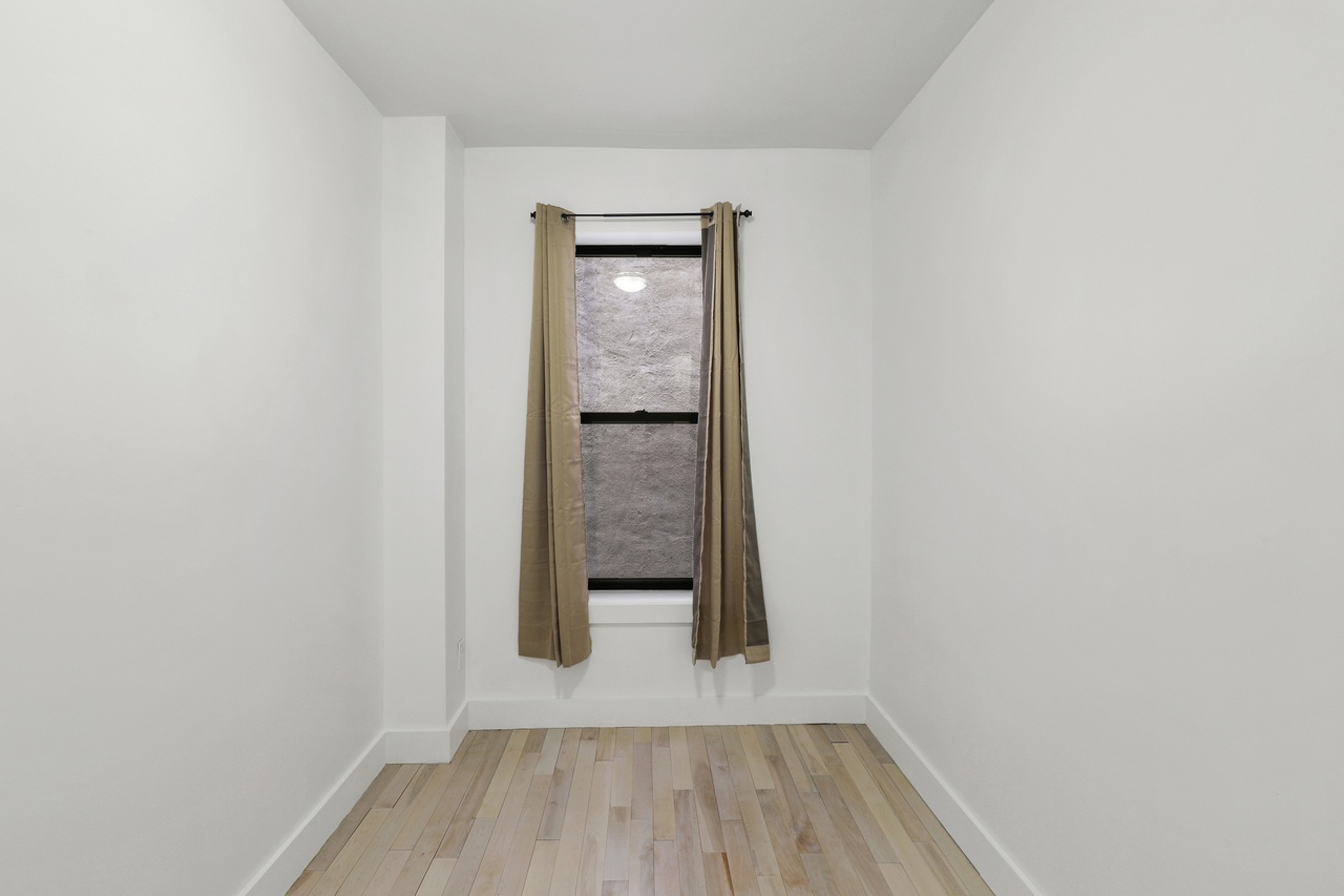  #446: West Harlem - Twin Bedroom A  -  #446: West Harlem  - Gallery -  7