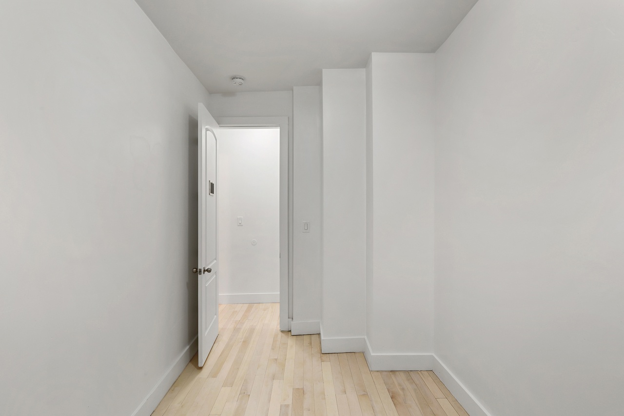  #446: West Harlem - Twin Bedroom A  -  #446: West Harlem  - Gallery -  9