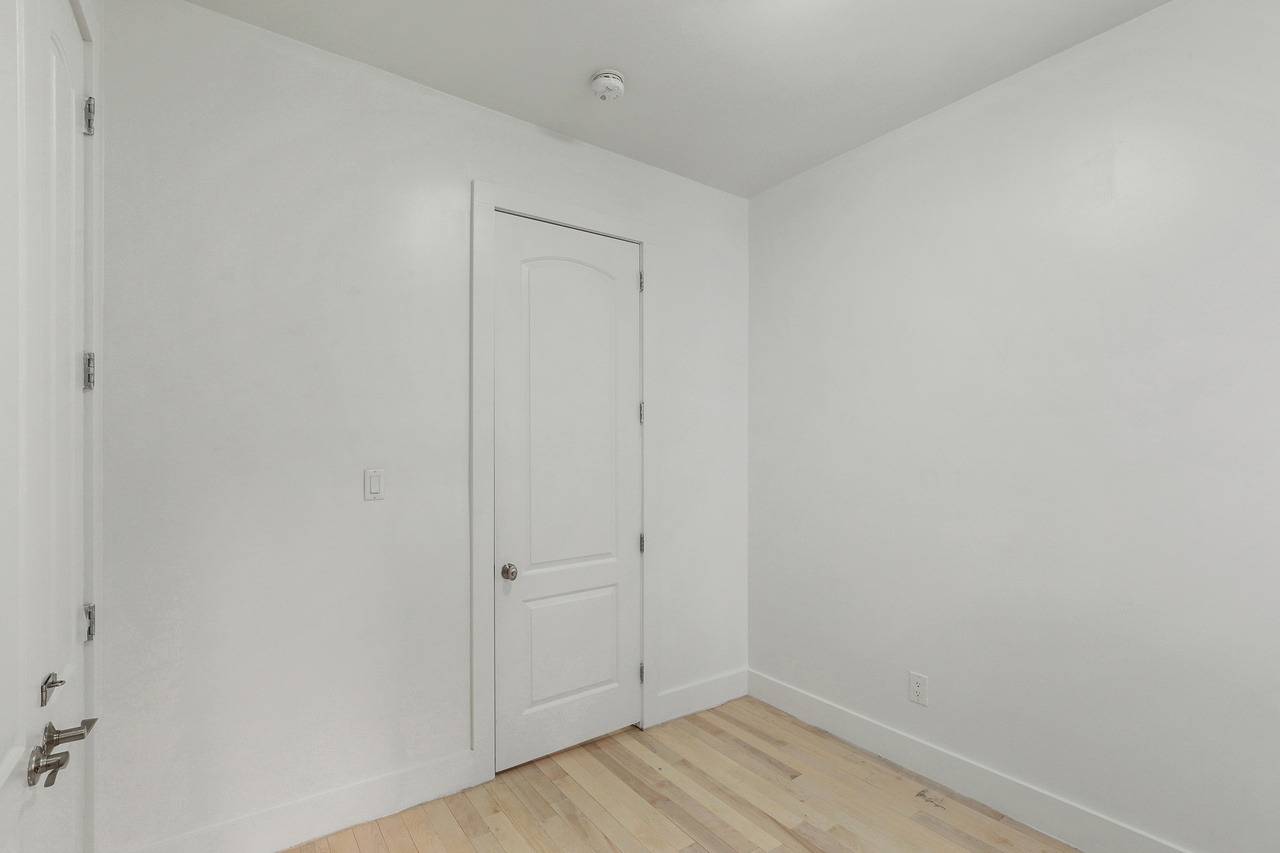  #446: West Harlem - Full Bedroom B  -  #446: West Harlem  - Gallery -  3