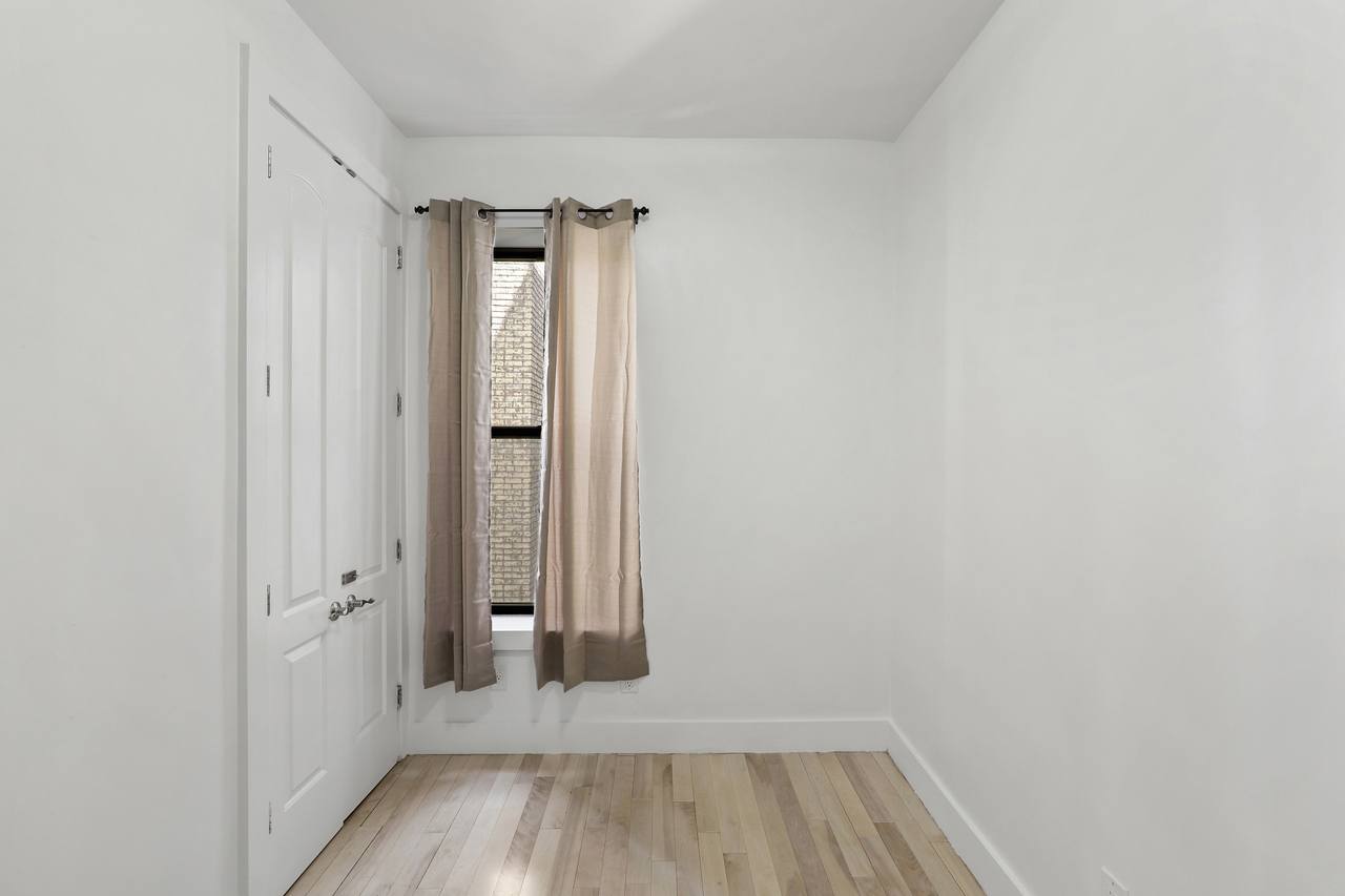  #446: West Harlem - Full Bedroom C  -  #446: West Harlem  - Gallery -  4