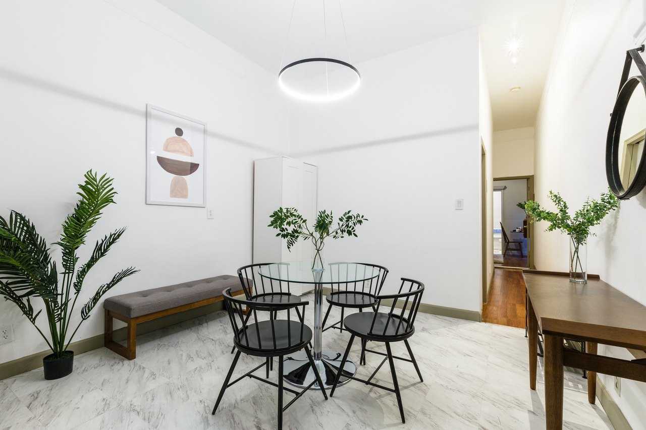  #290: Hell's Kitchen - Twin Bedroom A W/Private Bathroom  -  #290: Hell's Kitchen  - Gallery -  6