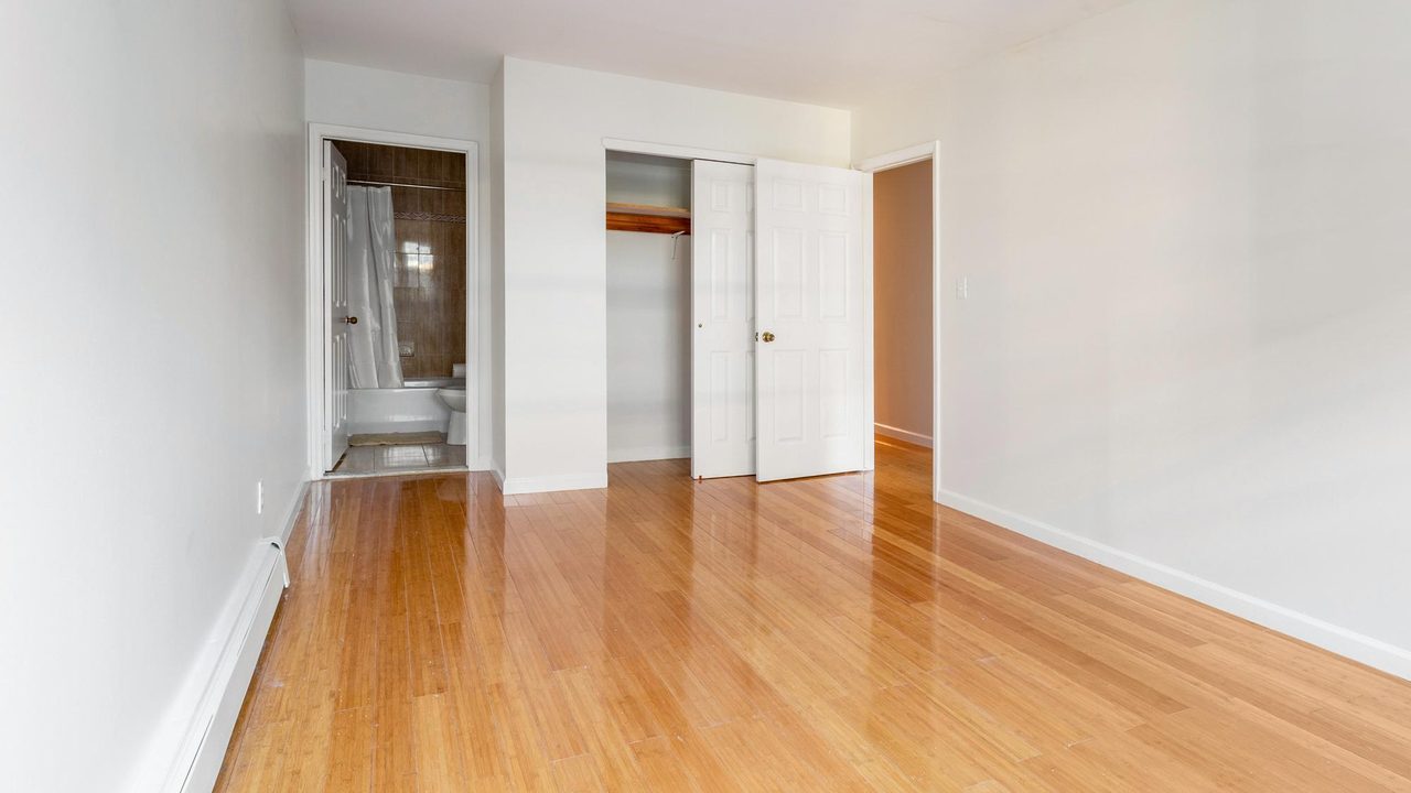 #1648: Flatbush - Queen Bedroom D W/ Private Bathroom - 8