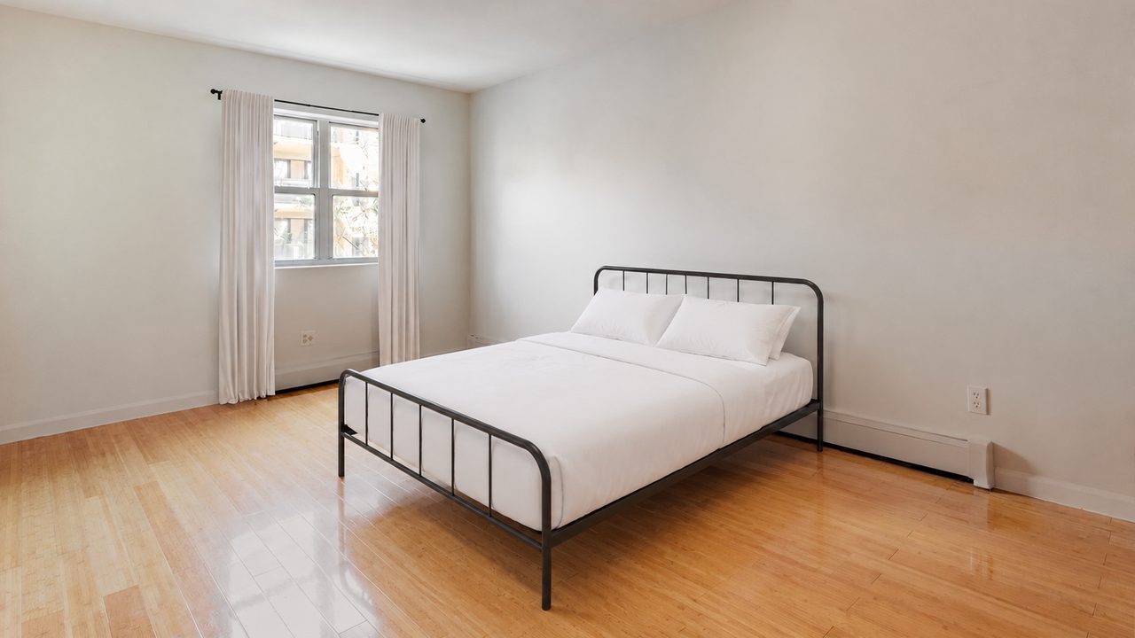 #1648: Flatbush - Queen Bedroom D W/ Private Bathroom - 2