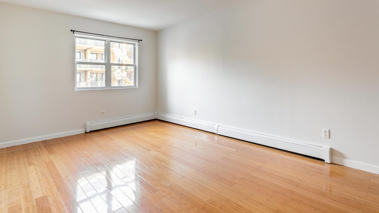 #1648: Flatbush - Queen Bedroom D W/ Private Bathroom - 5
