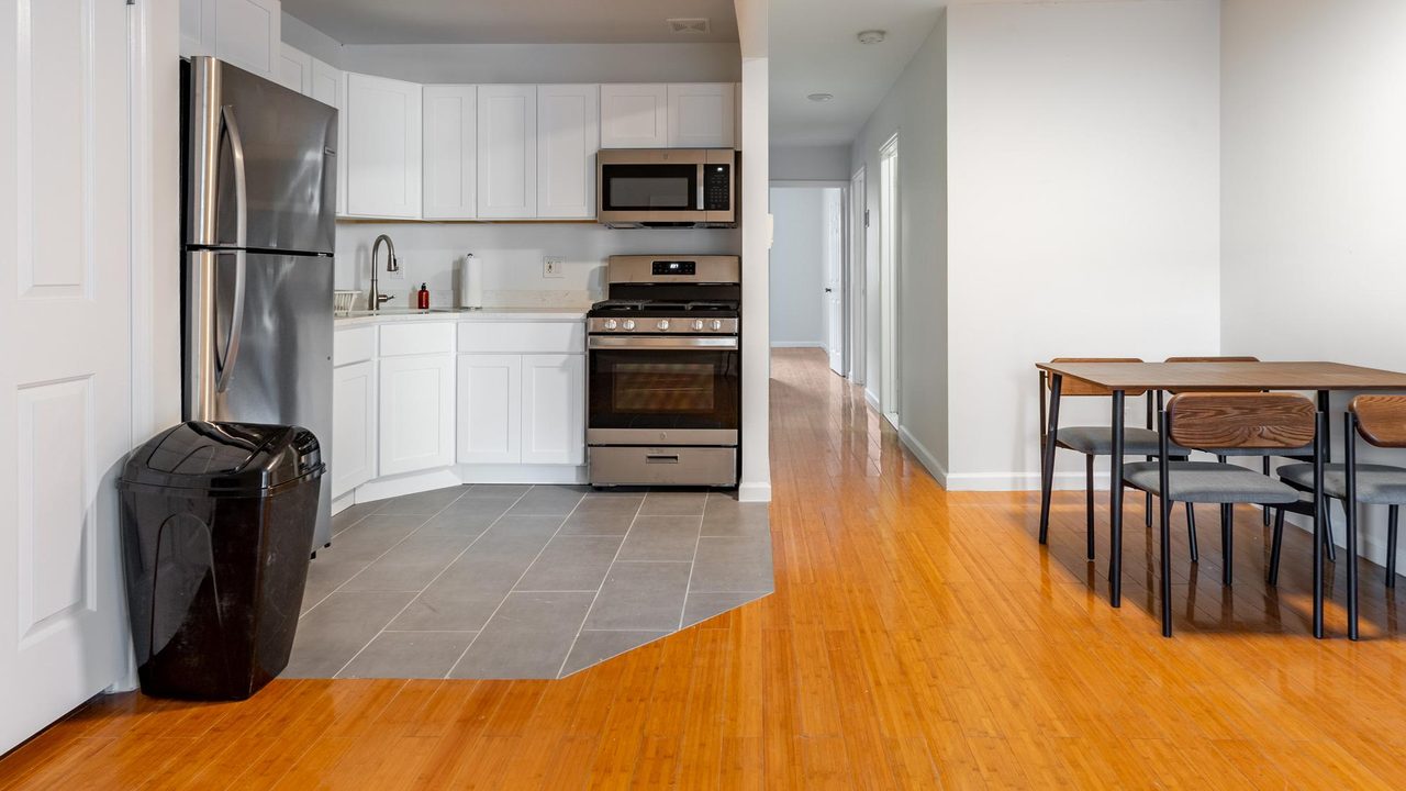 #1648: Flatbush - Queen Bedroom C - 3