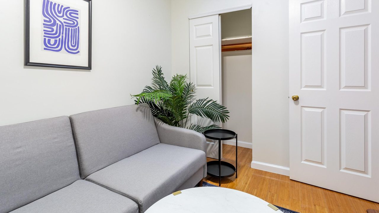 #1648: Flatbush - Queen Bedroom C - 9