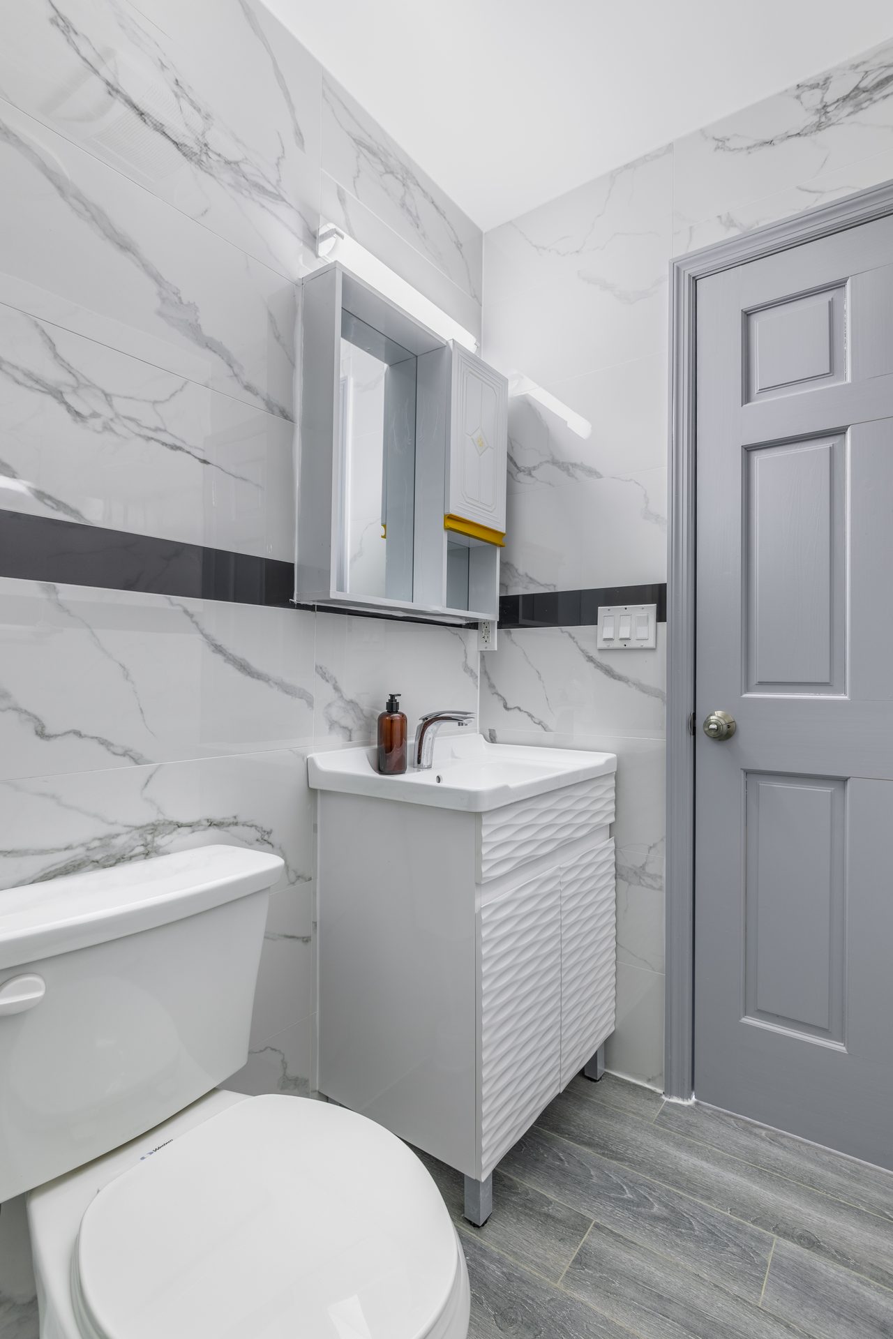  #978: Astoria - Queen Bedroom A  -  #978: Astoria  - Gallery -  12