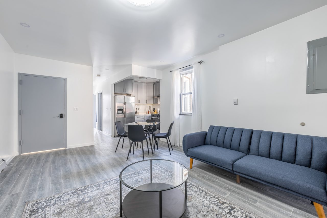  #978: Astoria - Queen Bedroom D  -  #978: Astoria  - Gallery -  5