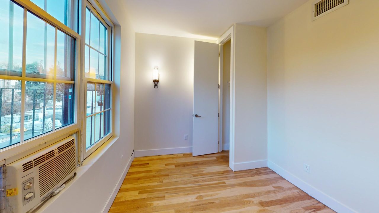 #1803: Clinton Hill - Queen Bedroom D - #1803: Clinton Hill - Gallery - 3