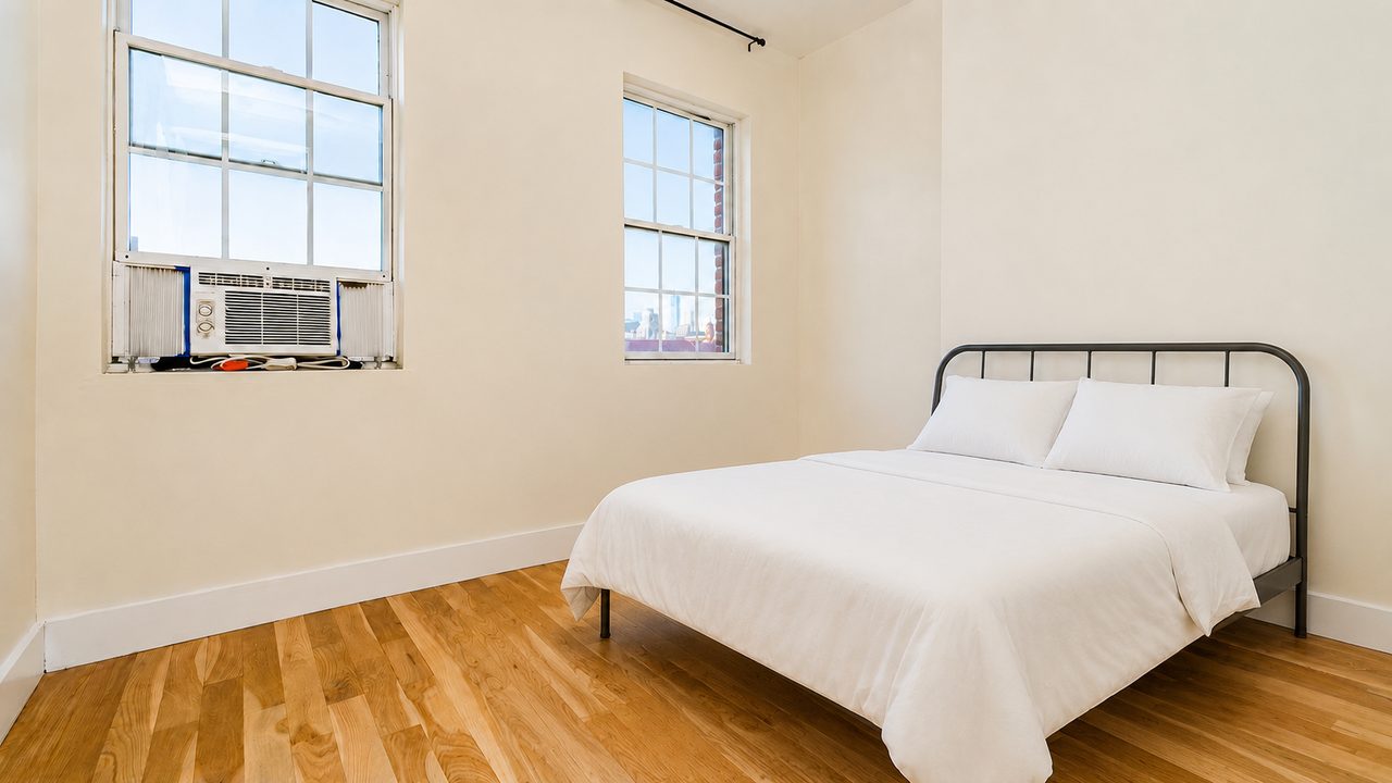 #1803: Clinton Hill - Queen Bedroom A - 13