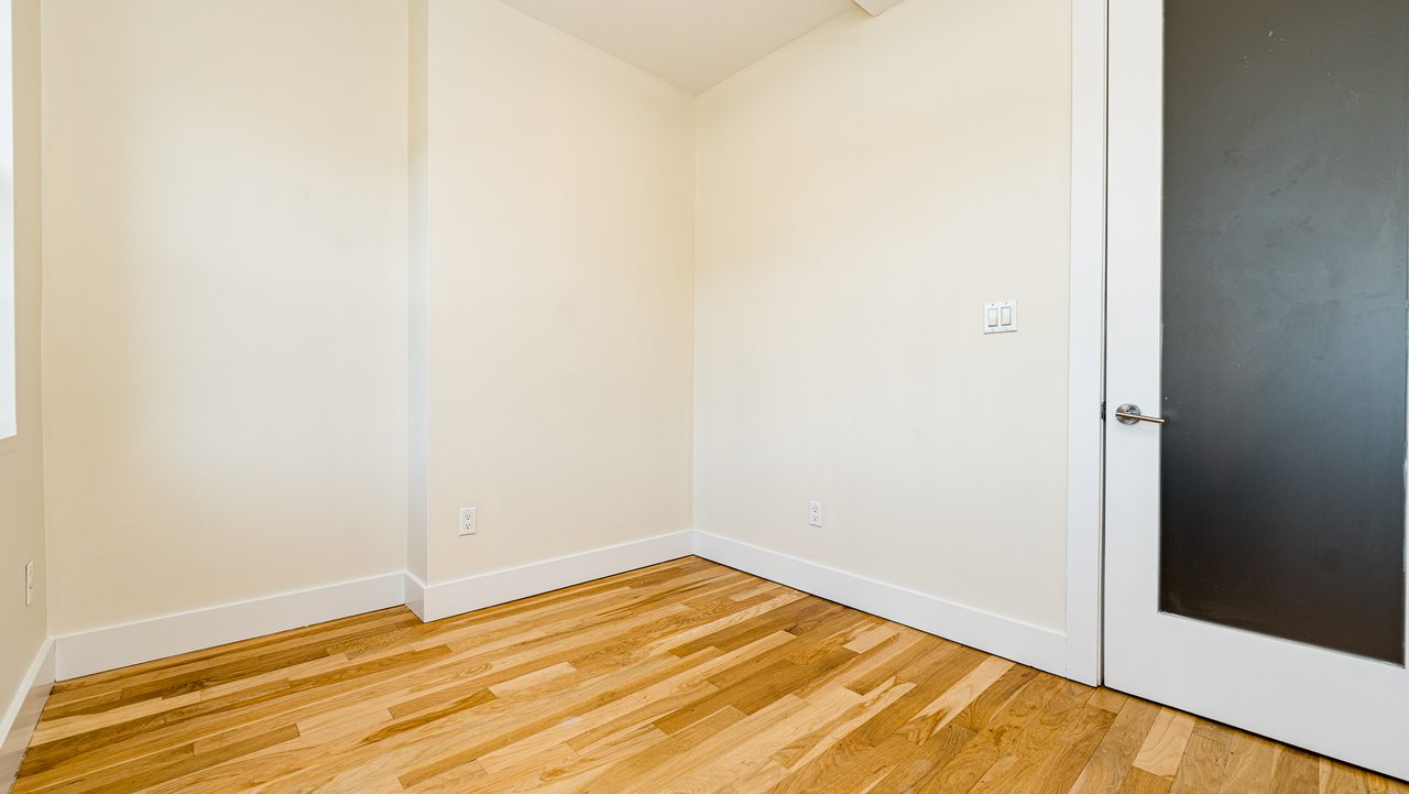  #1803: Clinton Hill - Queen Bedroom A  -  #1803: Clinton Hill  - Gallery -  4