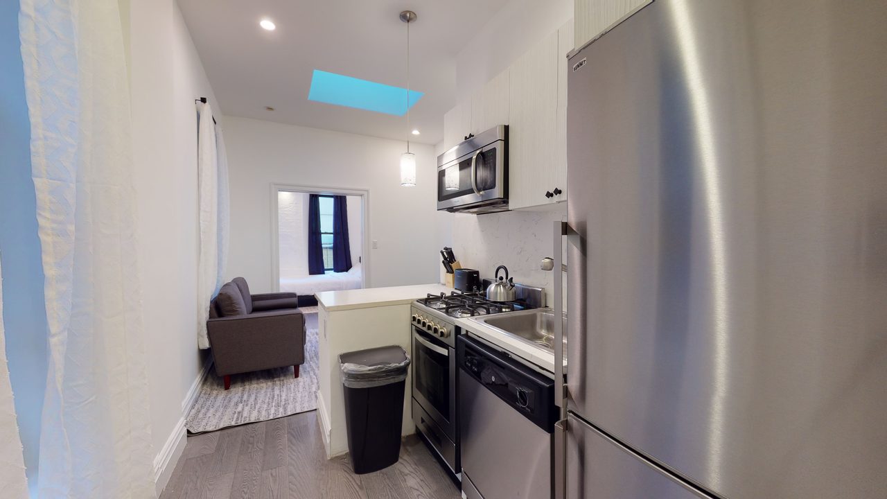 #738: Columbus Circle - 1 Bedroom (Queen) - #738: Columbus Circle - Gallery - 14