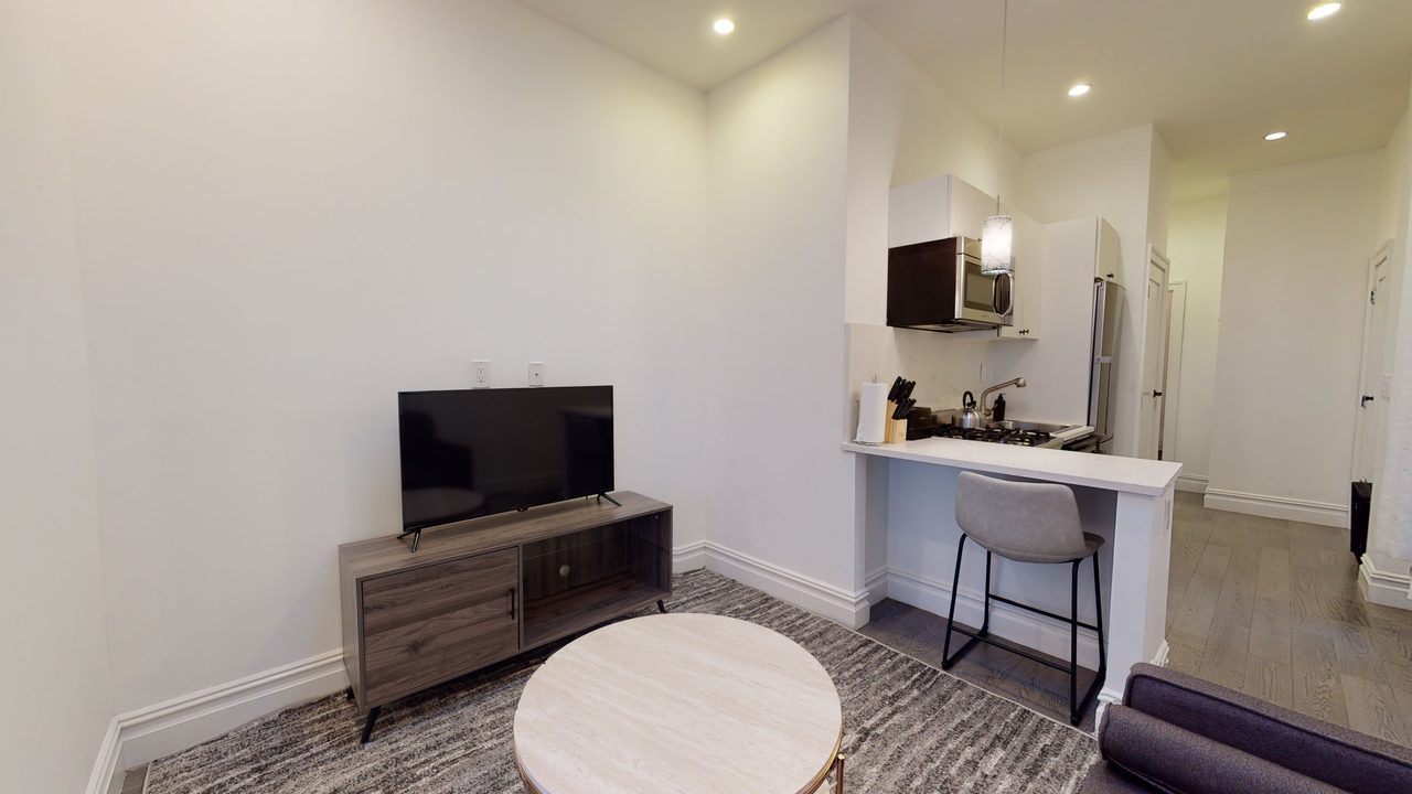 #738: Columbus Circle - 1 Bedroom (Queen) - #738: Columbus Circle - Gallery - 15