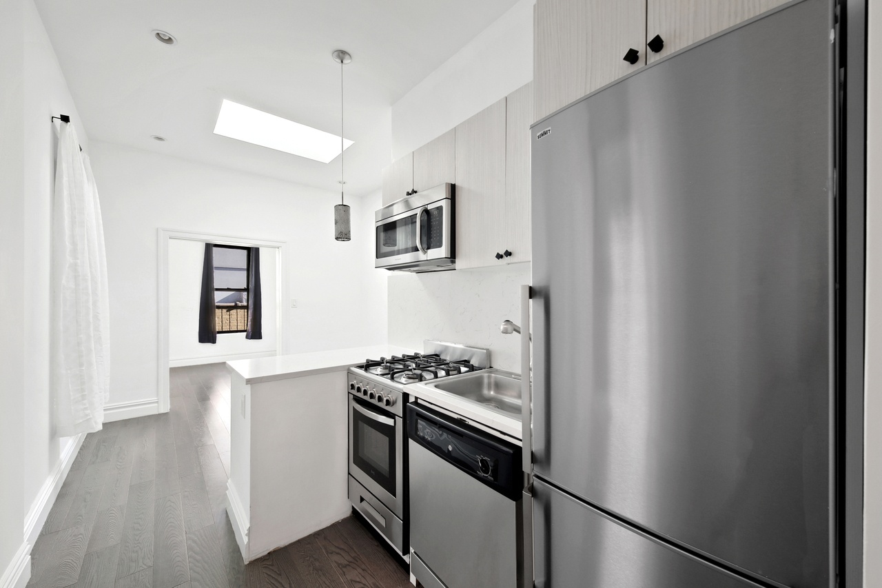  #738: Columbus Circle - 1 Bedroom (Queen)  -  #738: Columbus Circle  - Gallery -  23