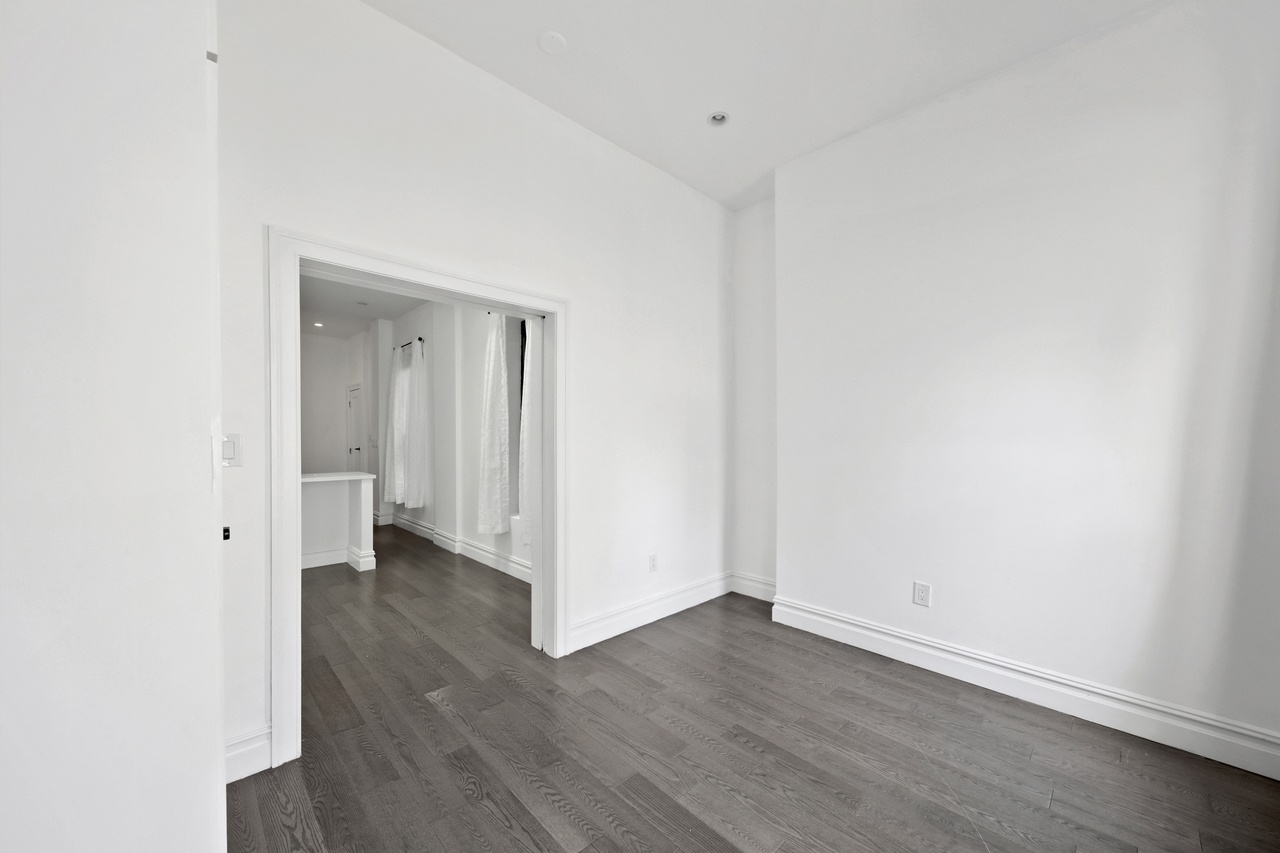  #738: Columbus Circle - 1 Bedroom (Queen)  -  #738: Columbus Circle  - Gallery -  4