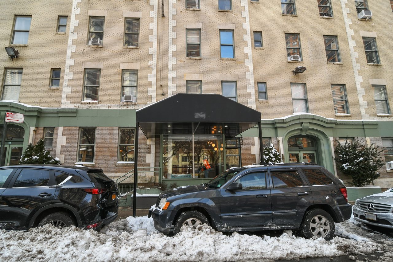  #907: Columbus Circle - Studio (Full)  -  #907: Columbus Circle  - Gallery -  12