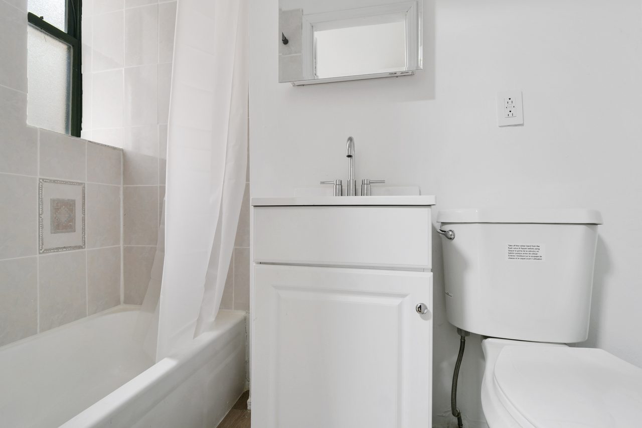 #907: Columbus Circle - Studio (Full) - #907: Columbus Circle - Gallery - 7