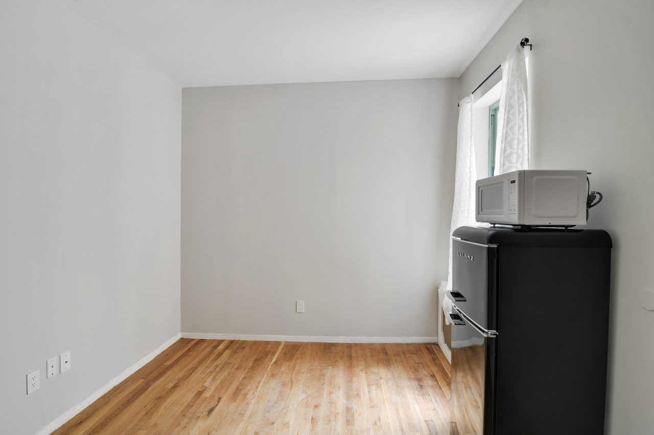  #907: Columbus Circle - Studio (Full)  -  #907: Columbus Circle  - Gallery -  10