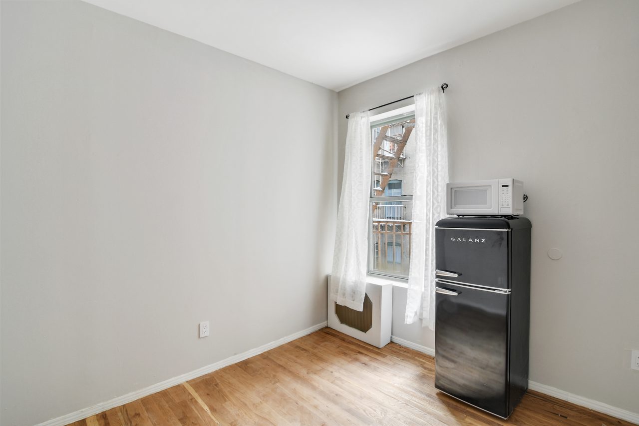 #907: Columbus Circle - Studio (Full) - #907: Columbus Circle - Gallery - 9